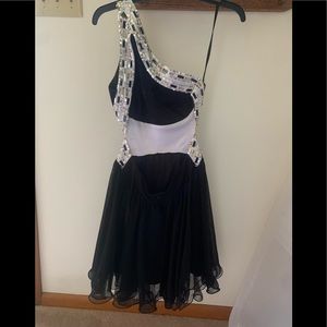 Blondie Nites One Shoulder Black and White Mini Dress Size 5.